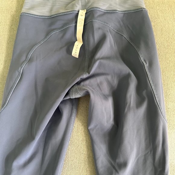 Lululemon Invigorate High-Rise Tight 25" Heathered / Size 4 - Picture 7 of 7